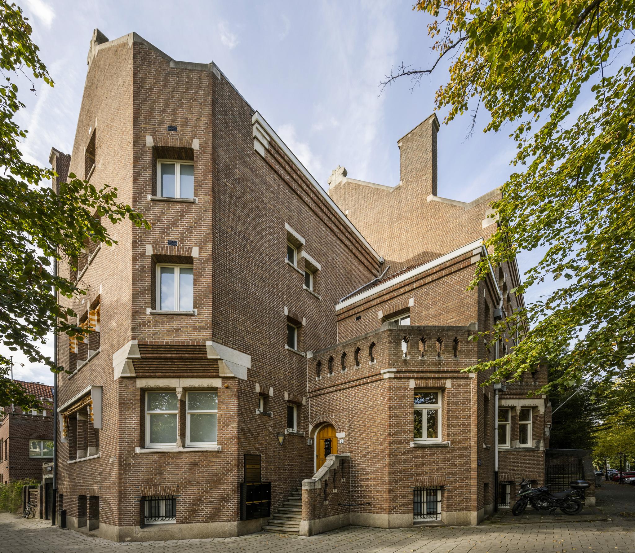 Emmalaan 10 Amsterdam