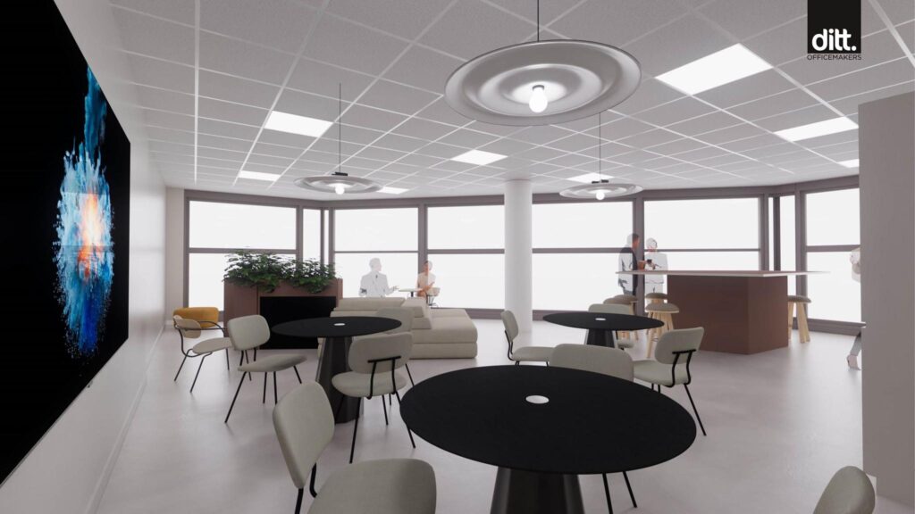 Moderne kantoorruimte aan de Spicalaan met ronde tafels, zitbanken en een bar bij grote ramen.