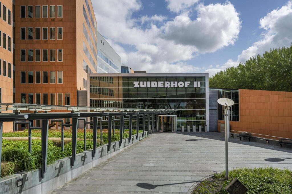 Entrance of the Zuiderhof II office building on Jachthavenweg in Amsterdam.