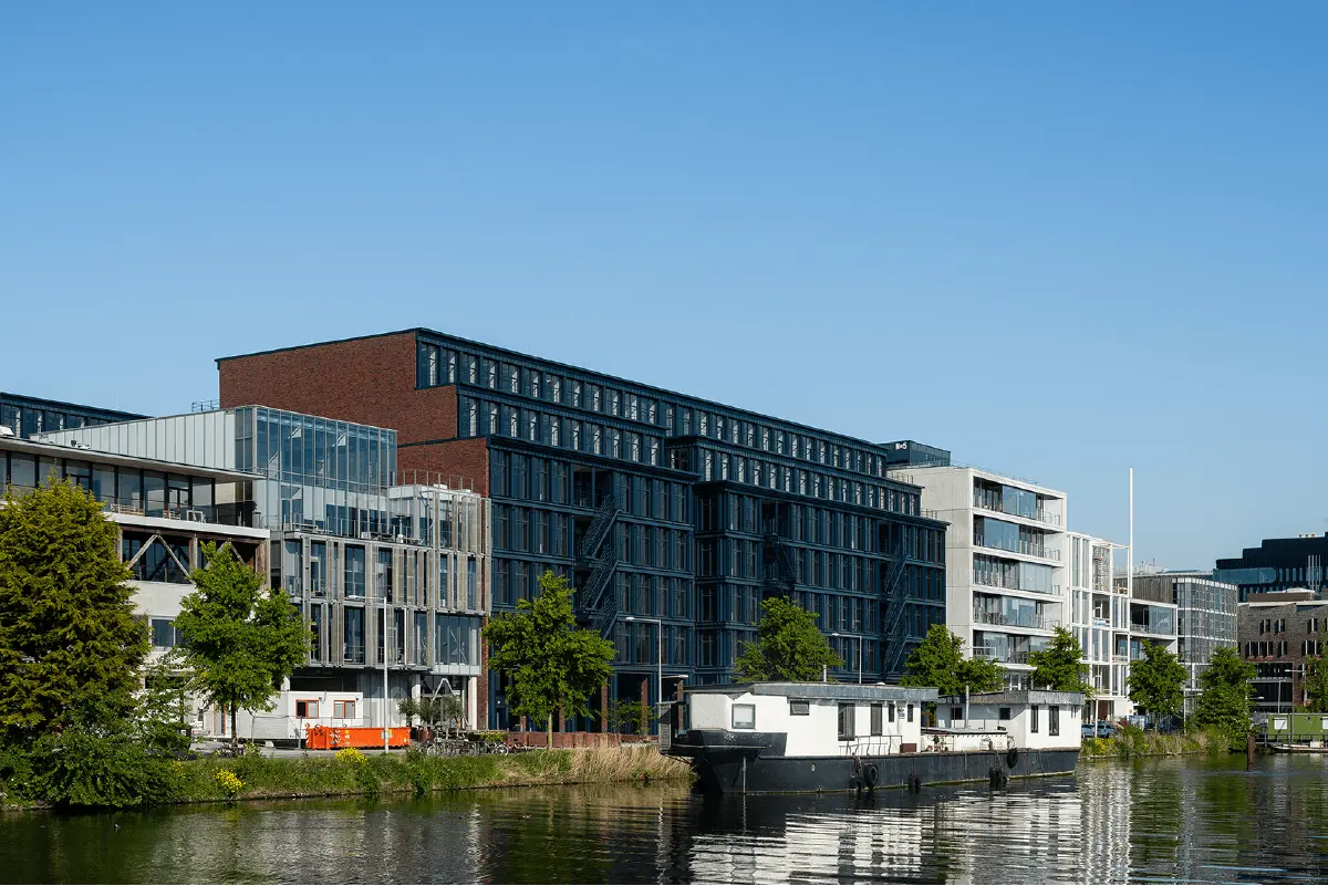 DRS Makelaars heeft Otrium geadviseerd bij de huur van 688 M2 hoogwaardig kantoorruimte in het stijlvolle Awarehouse